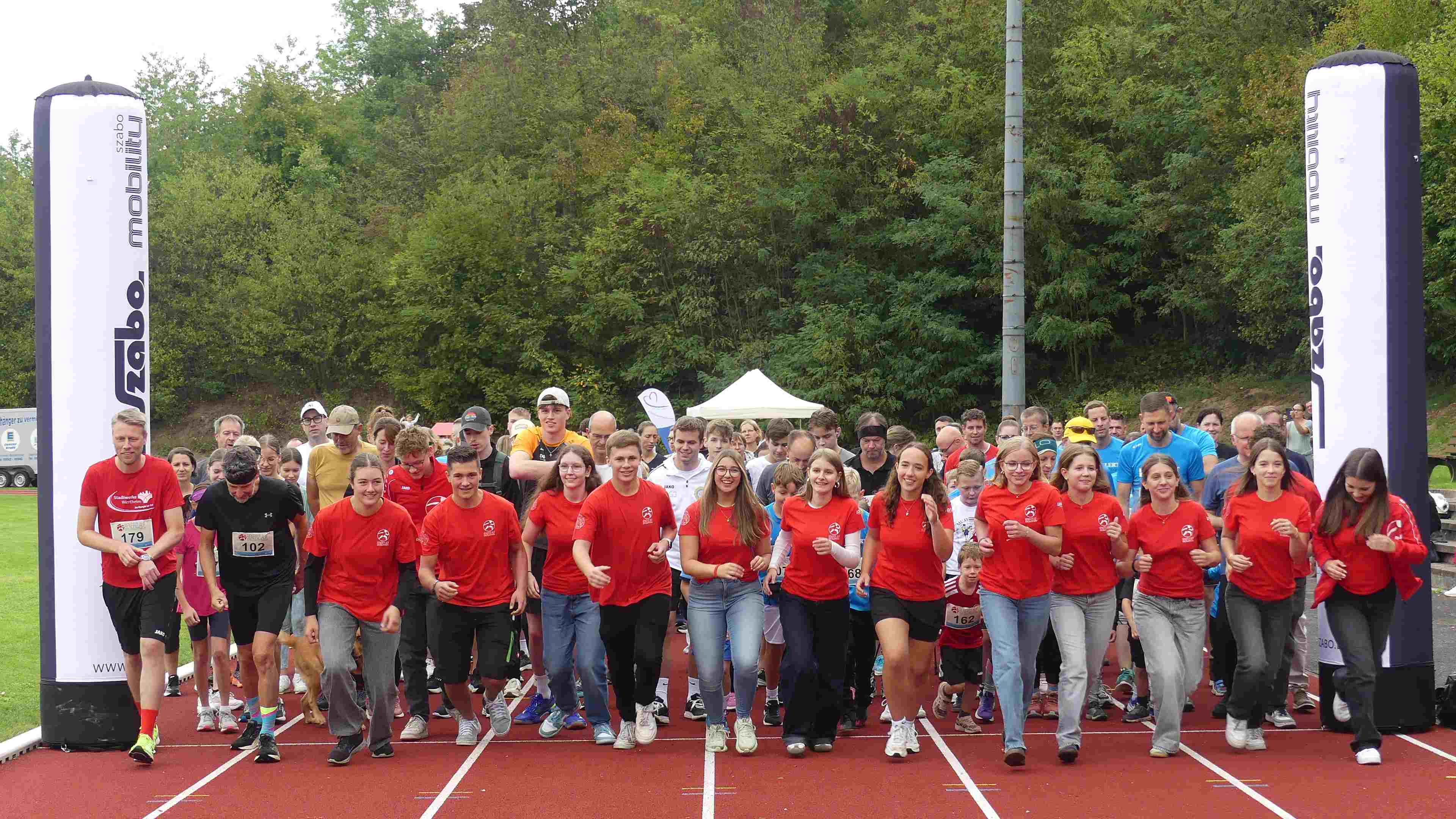 Bild vom 15. Benefizlauf im Jahr 2025. Dies ist das 85. Bild.